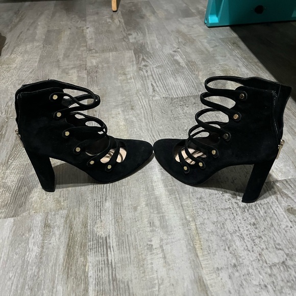 Vince Camuto Davel Suede Black Block Heel Size 6M - Picture 8 of 13